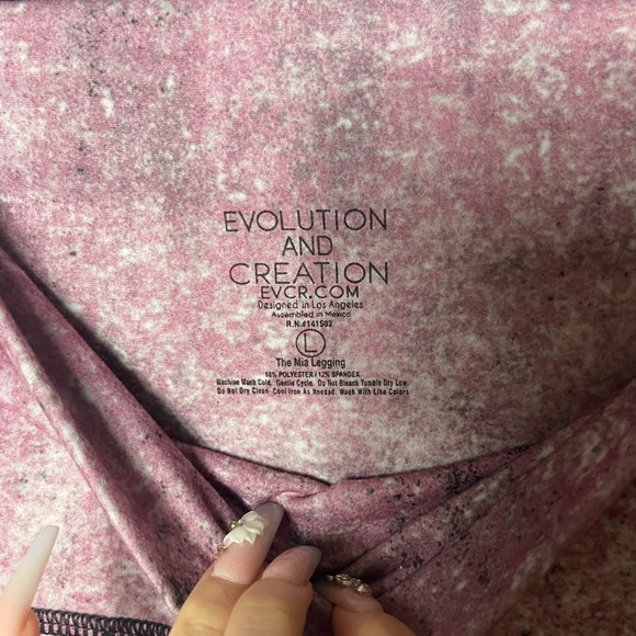 Evolution and Creation  Women multi color yoga pants/leggings Size Large - Picture 3 of 3